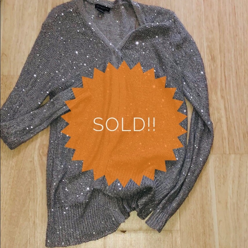 🔻PRICED TO SELL🔺Grey Sequence Cardigan🔺